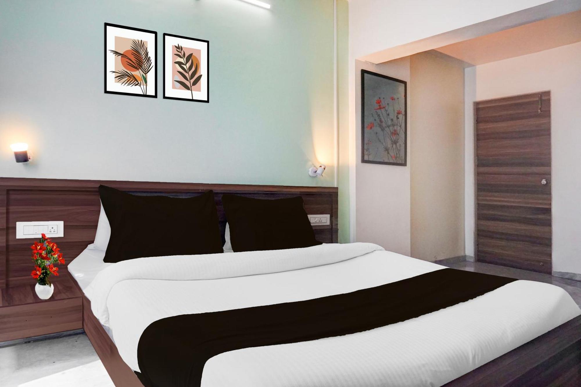 Super Townhouse Ambegaon Road Katraj Formerly White Castle