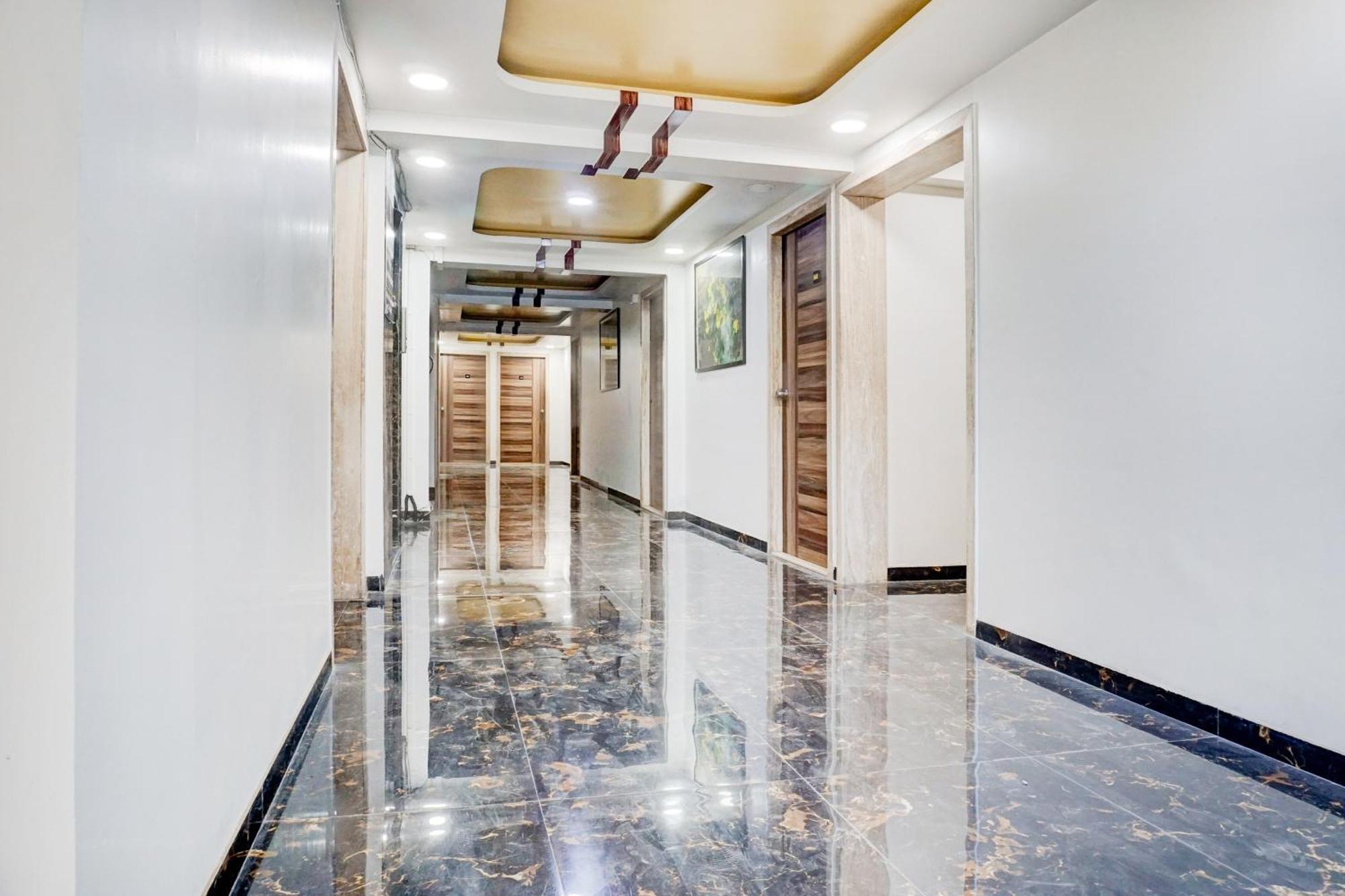 Super Townhouse Ambegaon Road Katraj Formerly White Castle Hotel
