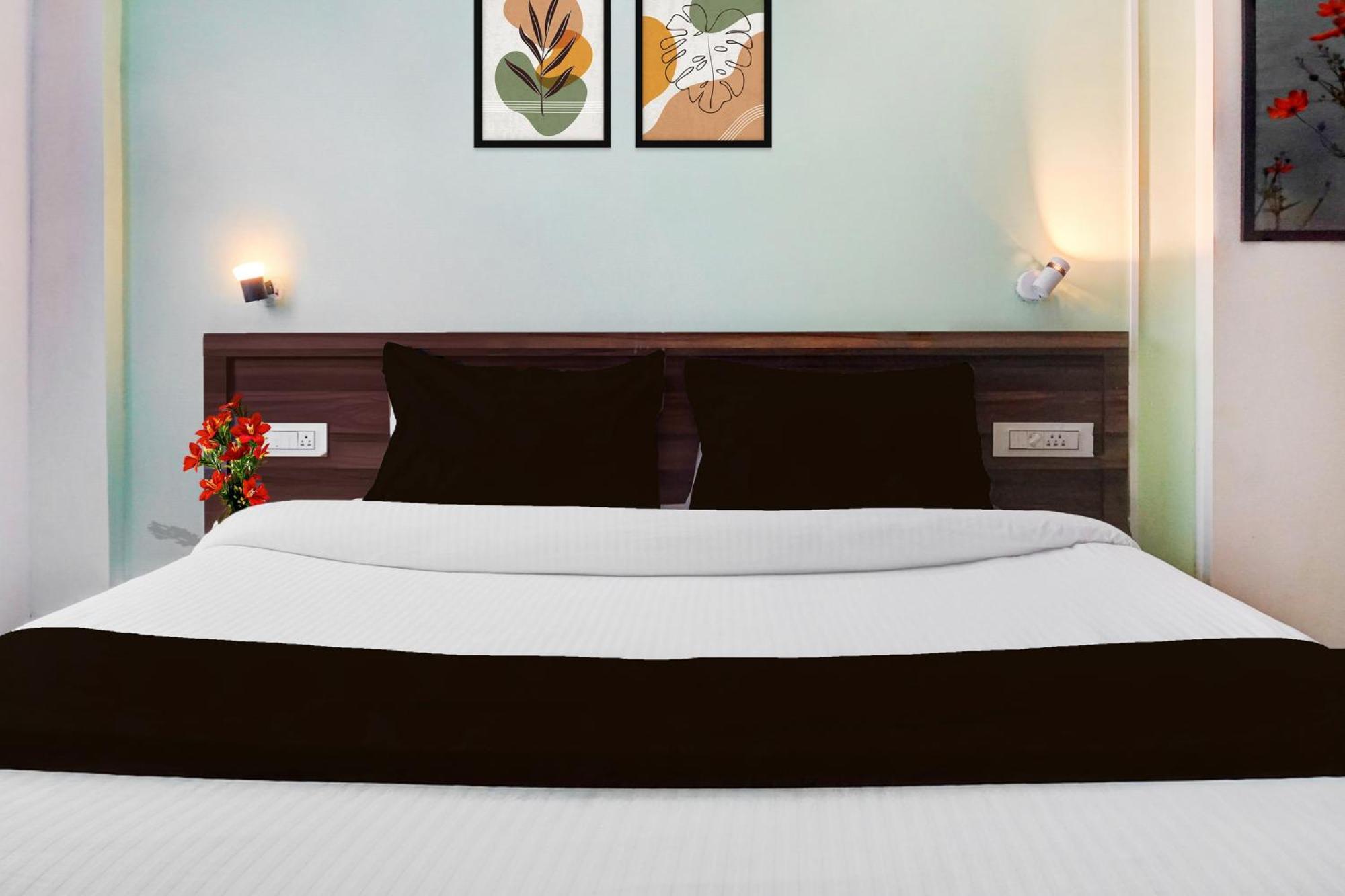 Super Townhouse Ambegaon Road Katraj Formerly White Castle