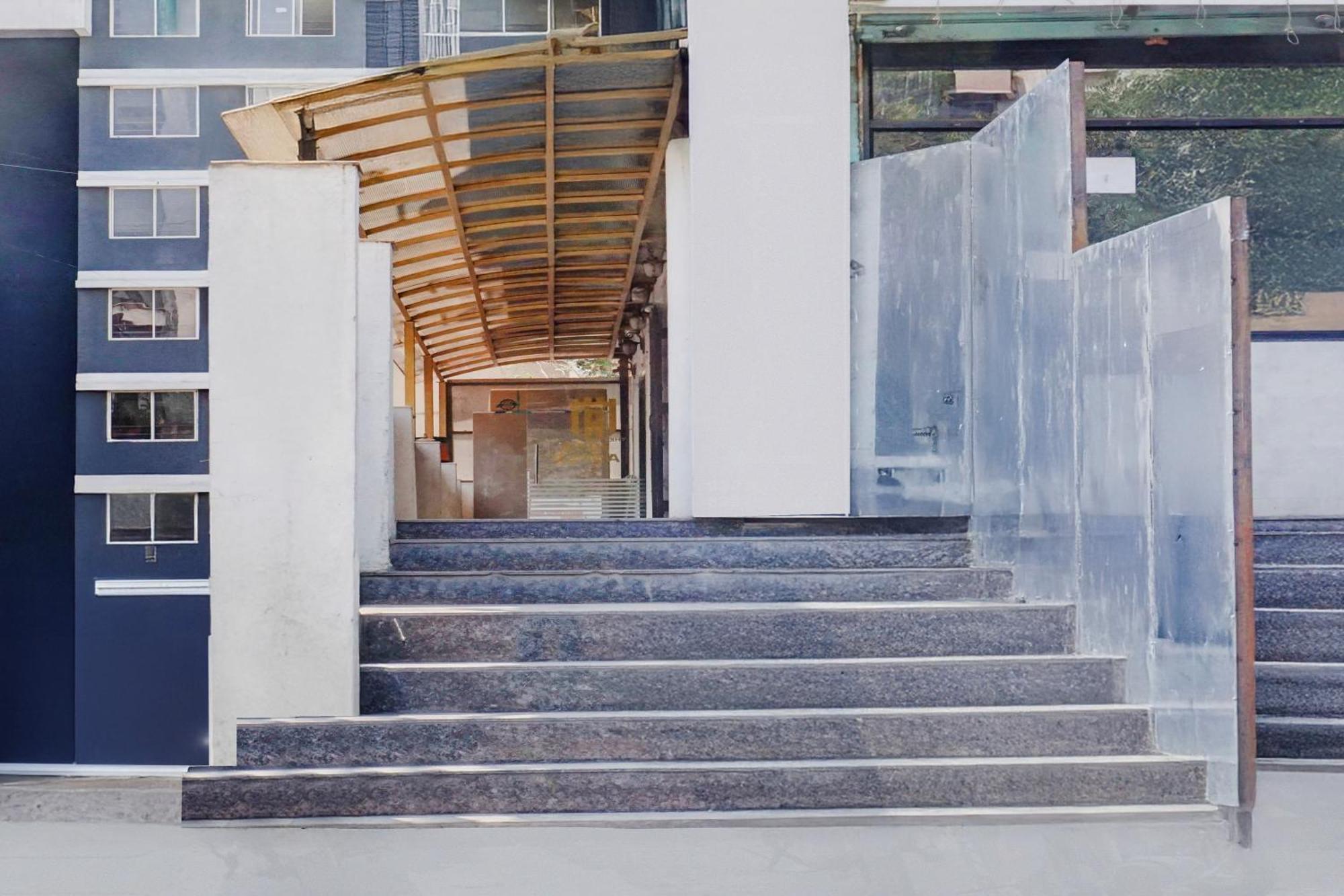 Super Townhouse Ambegaon Road Katraj Formerly White Castle *