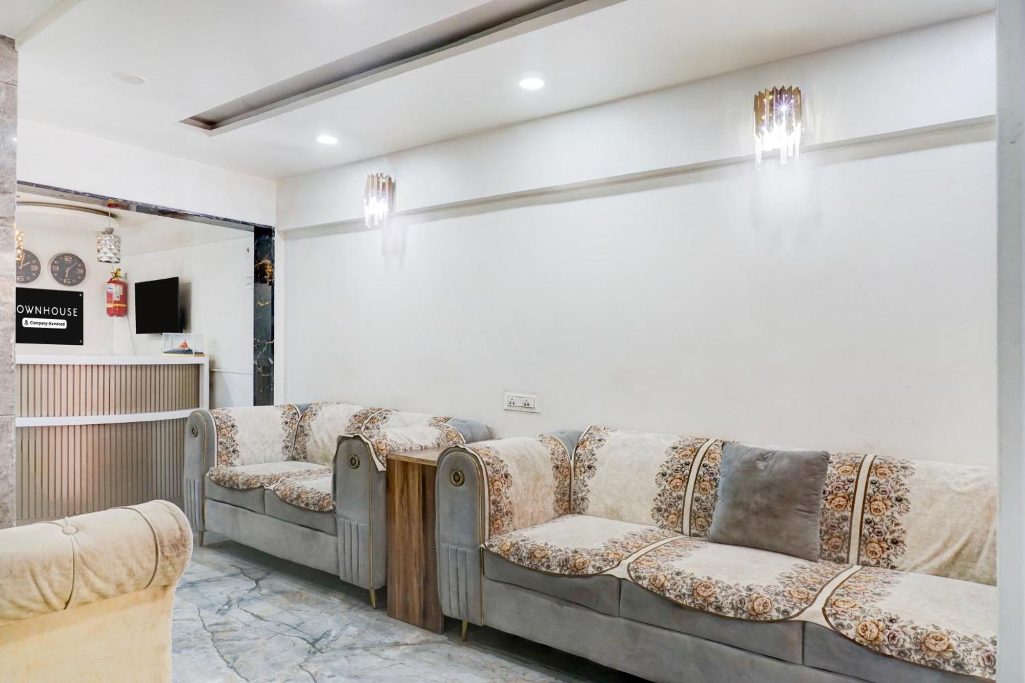 Hotel Super Townhouse Ambegaon Road Katraj Formerly White Castle